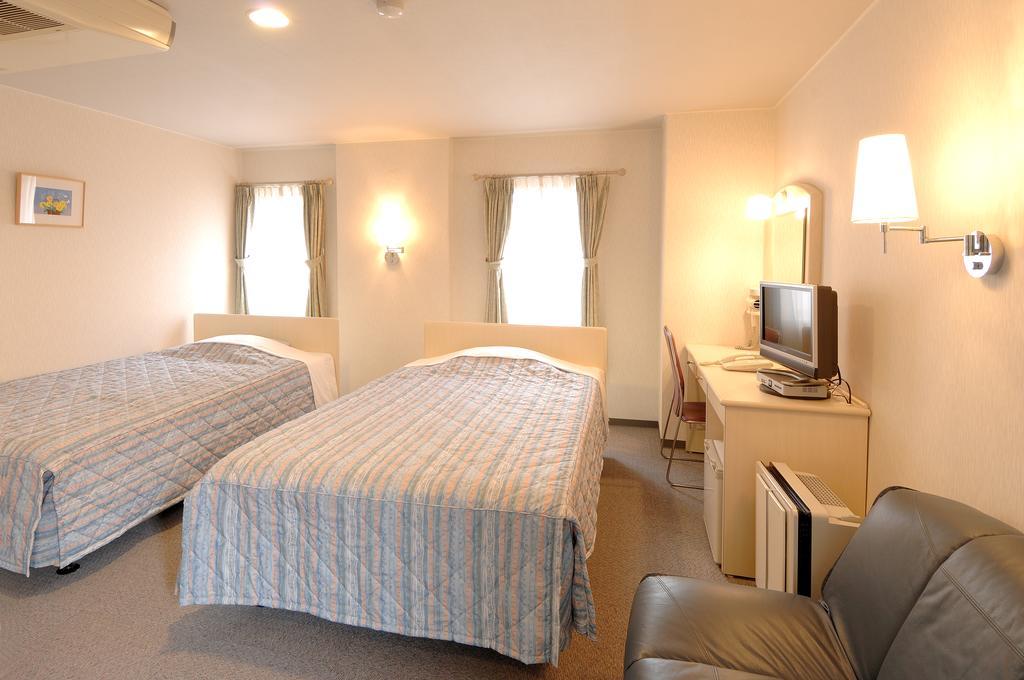 Okayama Green Hotel מראה חיצוני תמונה